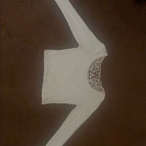 Crop top size small in cream